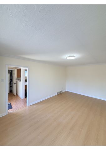 For Lease - 114 Adelaide Avenue, Oshawa, Ontario - Photo 2