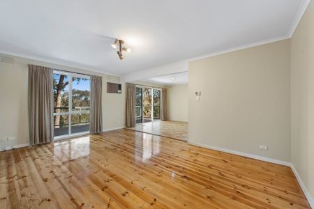 10 Dandallo Drive, Eltham - Photo 3