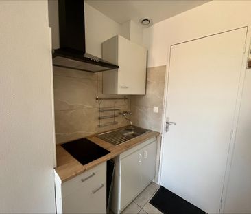 Location Appartement 1 pièce 17m² - Photo 3