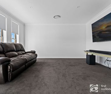 Stylish Family Comfort - Photo 1