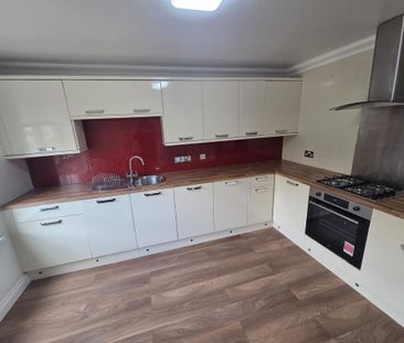 3 bedroom terraced house to rent - Photo 5