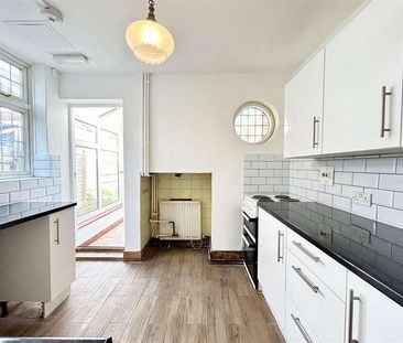 Hart Road, CM17 - Photo 3