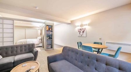 Central City Willis Street Apartment - Photo 2