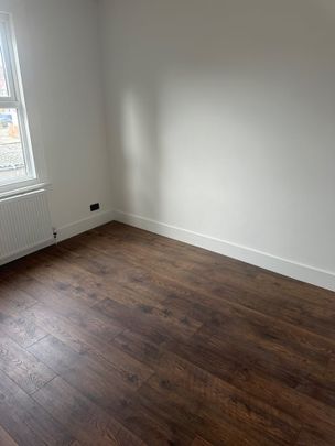 2 Bed Flat, Shardeloes Road, SE14 - Photo 1