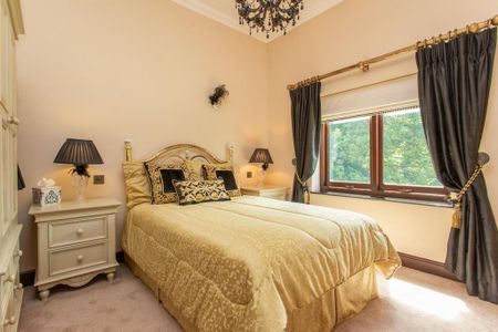 4 bedroom detached house to rent - Photo 5