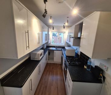 House share to rent - Photo 2