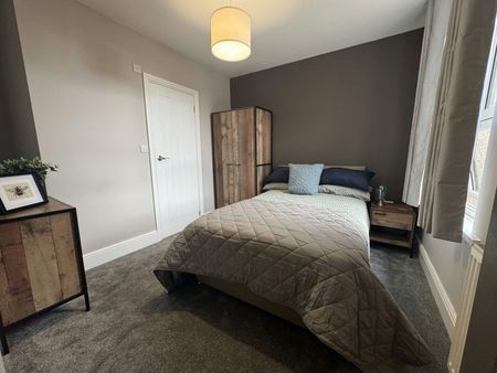 Flat to rent on - Photo 3