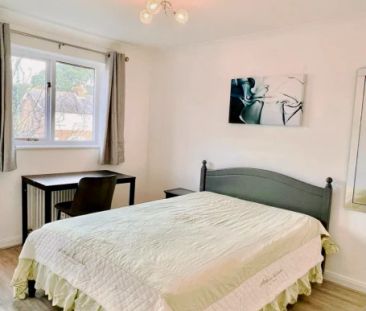 Entire Place·4B3B···7 Bishopsgate Walk, Chichester - Photo 6