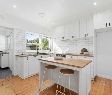 Light, Bright & So Convenient - 2 Bedroom home - Photo 6