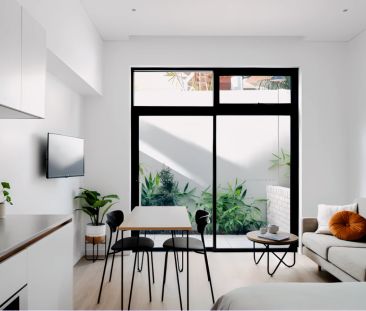 Studio Courtyard - Photo 1