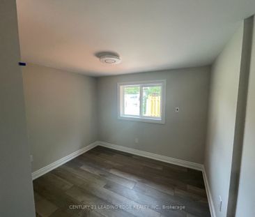 Detached Home For Lease | S8142552 - Photo 2