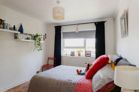 Meadow Court, Epsom - Photo 2
