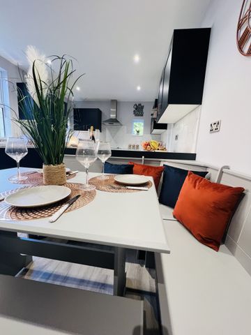 BEDROOM 2 – LARGE DOUBLE ENSUITE - Photo 3