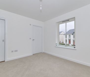 3 bedroom semi-detached house to rent - Photo 4