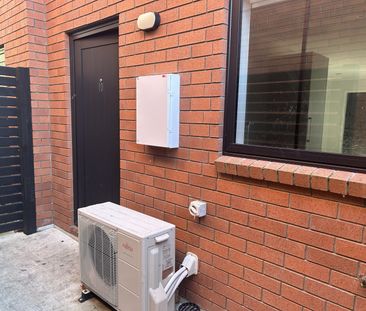 Cozy Two Bedroom Townhouse - Photo 1