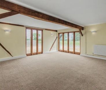 Steeple Claydon - Photo 1