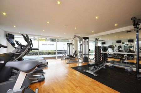 3 bedroom penthouse to rent - Photo 2