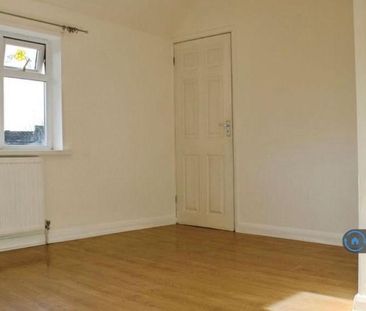 2 bedroom semi-detached house to rent - Photo 5