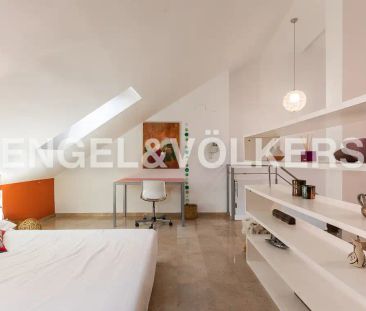 Valencia - Photo 1