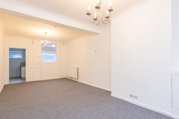 2 bed House - Mid Terrace To Let - Photo 1