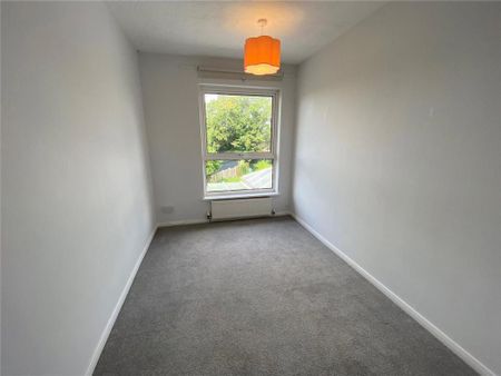 4 bedroom semi-detached house to rent - Photo 4