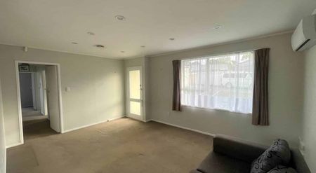 Easy, Breezy, Beautiful family home !! - Photo 3