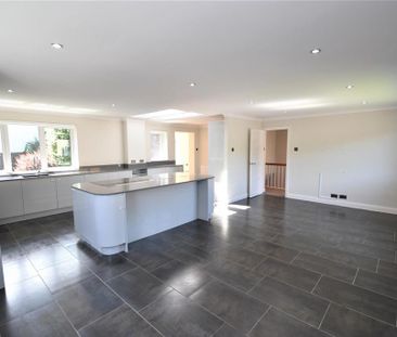 4 bedroom detached house to rent - Photo 4