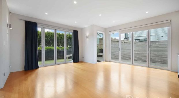 Spacious Family Home in Sought-After Glendowie - Photo 1