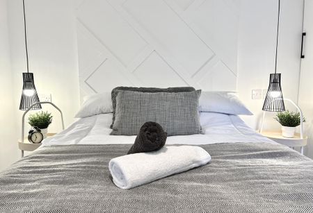 1 bedroom flat to rent - Photo 2