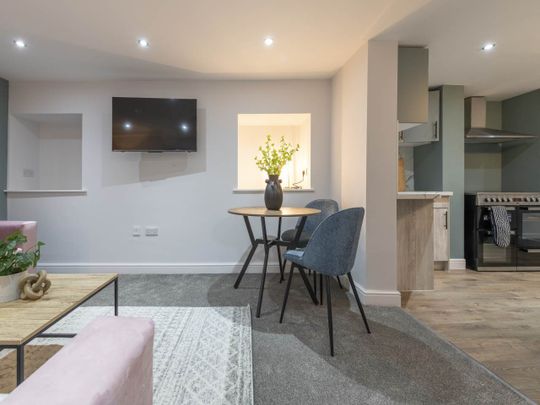 Clarence Street (Room 6), Bramley, Leeds - Photo 1