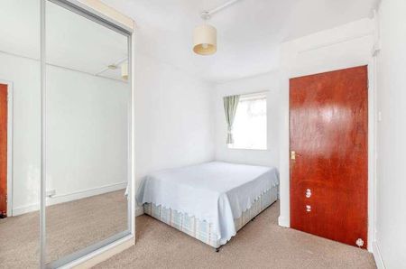 Sycamore Avenue, South Ealing, W5 - Photo 3