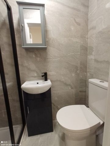 Studio Flat, Mitcham Lane, SW16 - Photo 3