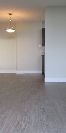 1 BEDROOM-20th floor Beautiful Apartment / Convenient location / - Photo 1