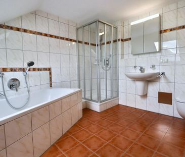 Lichtdurchflutete Dachgeschoss-Wohnung - Photo 4