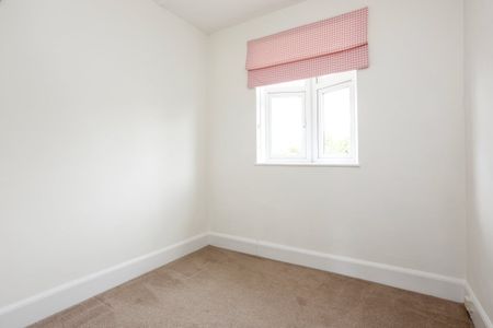 5 bedroom semi-detached house to rent - Photo 5