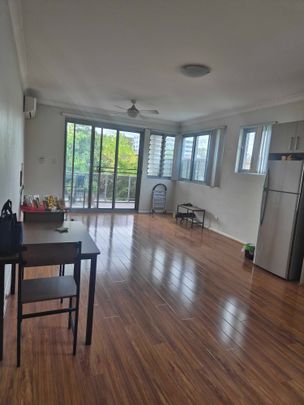 Wentworthville - Photo 1