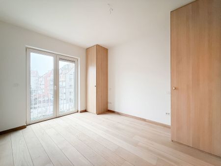 Zonnig, ongemeubeld appartement, gelegen op de Dumortierlaan - Photo 3