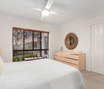 Spacious Family Living in Prime Arundel Location - Photo 4