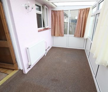 Southmead Crescent, Crewkerne, Somerset - Photo 3