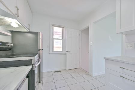 For Lease - 20 East Drive, Toronto, Ontario - Photo 2