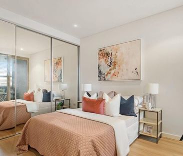 Modern Urban Retreat with Dual Balconies in the Heart of Alexandria - Photo 3