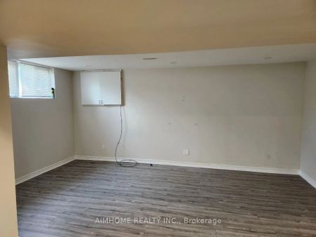 Property For Lease | N9049789 - Photo 3