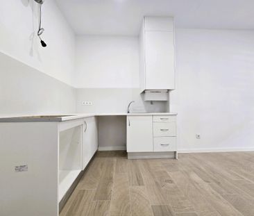 Piso de alquiler en Calle Espronceda, 9, Sector V - Photo 1