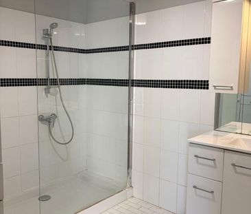 Location Appartement 2 pièces 56m² ST LAURENT DU VAR 06700 - Photo 3