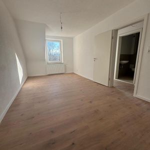 Frisch sanierte 2 ZKB-Wohnung - Foto 2