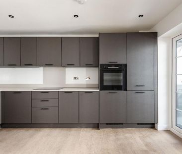 3 bedroom end of terrace house to rent - Photo 6