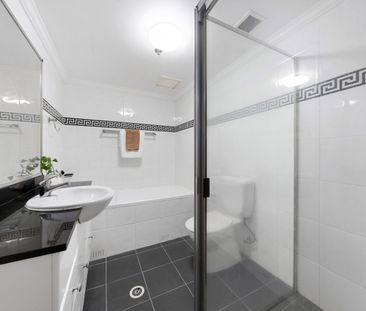 Ultra-Convenient 1-Bedroom Apartment in Chatswood. - Photo 5