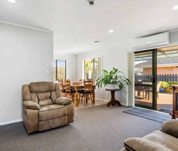 Three bedroom home in Papakura! - Photo 1