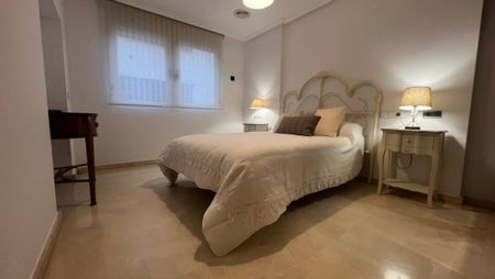 Beautiful modern apartment for long term rental in the center of Torrevieja - Photo 5
