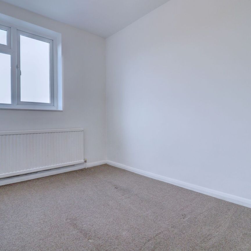 2 bedroom flat to rent, - Photo 1